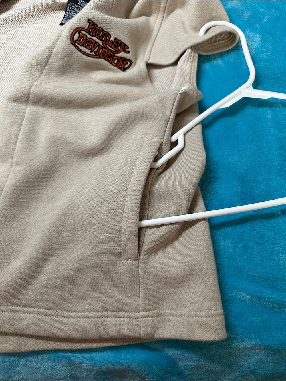 Harley-Davidson Beige Sleeveless Zip Hoodie with Small Chest Logo - Picture 5 of 6